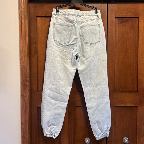 Pacsun Women's Light Wash Distressed Elastic Ankle Jogger Jeans size 26 - Picture 2 of 4